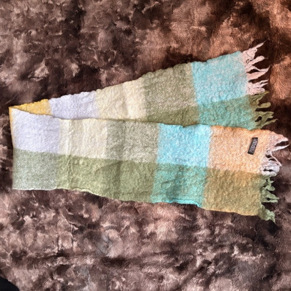 Oxford Cozy Beige and Green Scarf